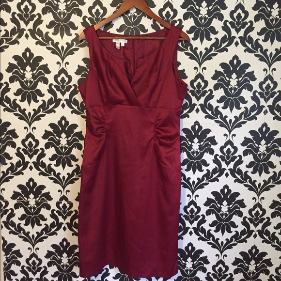 Wine colored dress. Smoke & pet free home - Picture 2 of 4