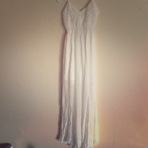 White backless cotton maxi