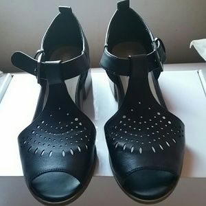 Urban Outfitters Sandals