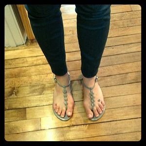 Gray Report thong sandals size 8.5