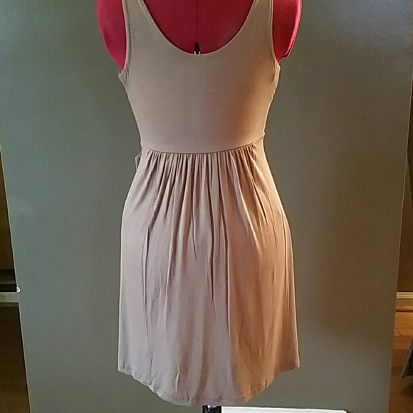 Dress - Picture 3 of 3