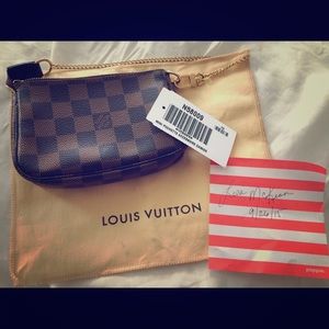 ✔️SOLD✔️LV Damier Ebene Mini Pochette Accessoire