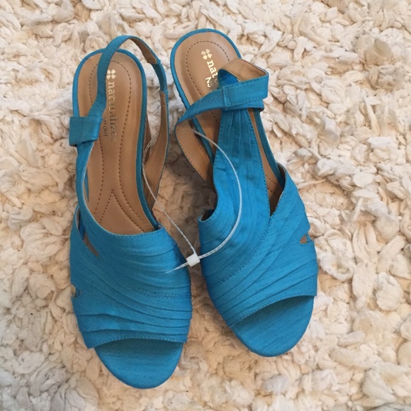 BEAUTIFUL BLUE WEDGES