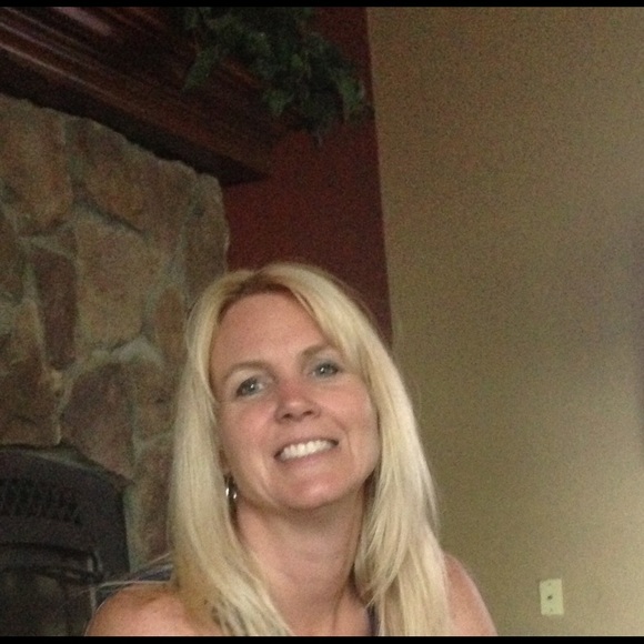 Meet your Posher, Holly - Picture 1 of 1