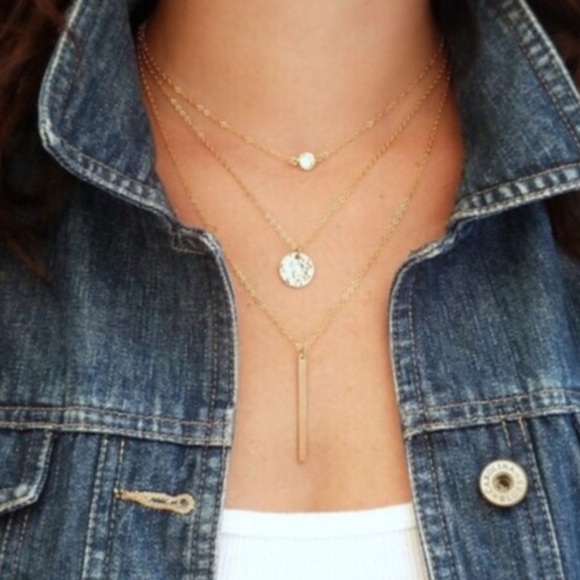 Stacked necklace in gold