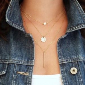 Stacked necklace in gold