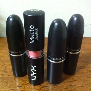 Bundle of 4 Lipsticks!