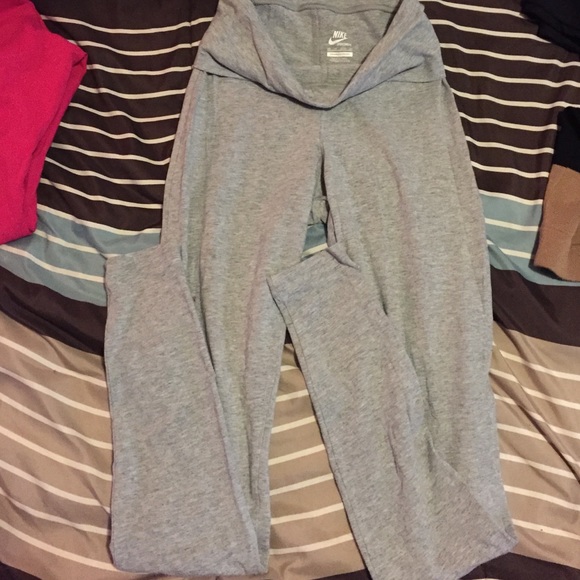 Grey nike leggings