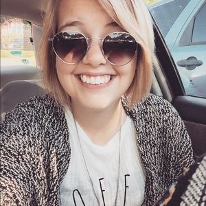 Meet your Posher, Kaitlin