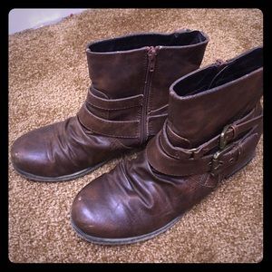 Carlos Santana mid ankle distressed boots