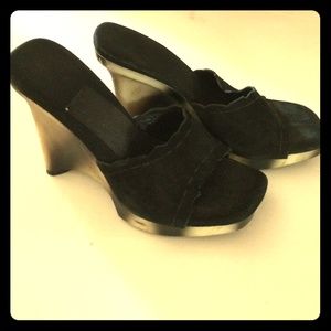 ⚠️ Black Bebe Black wedges ⚠️