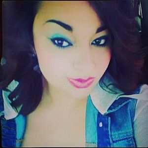 Meet your Posher, Sharon