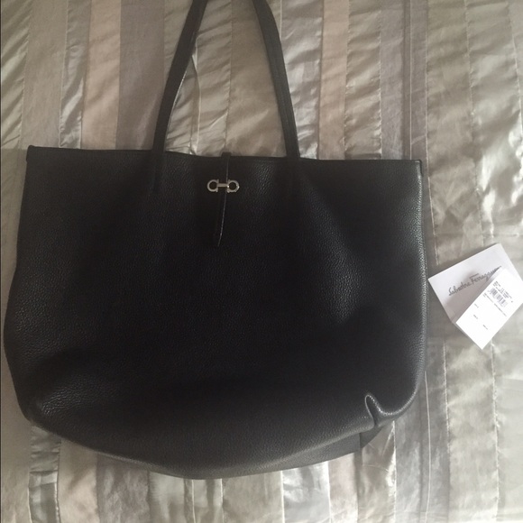 Salvatore Ferragamo Handbags - Salvatore Ferragamo Gina Tote- great condition