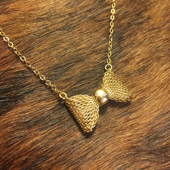 Bow Necklace