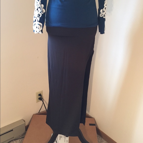 ⛔️SOLD⛔️ Sexy Long Black Skirt w/ High Slit - Picture 3 of 3