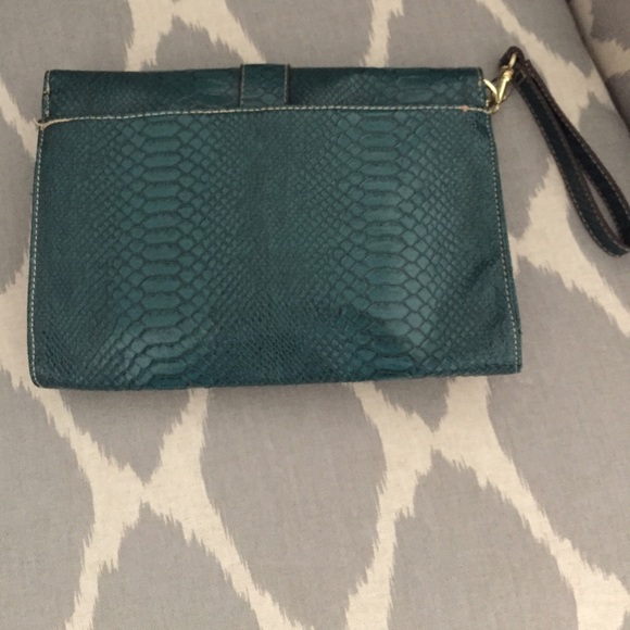 Teal Alligator Clutch - Picture 2 of 3