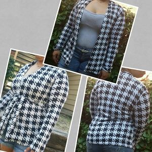 NWOT!!Collaress Long Sleeve Plaid Lace-Up Cardigan