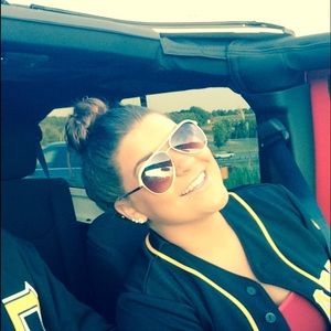 Meet your Posher, Christine