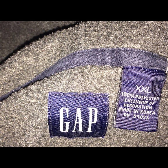 GAP Hoodie - Picture 3 of 3