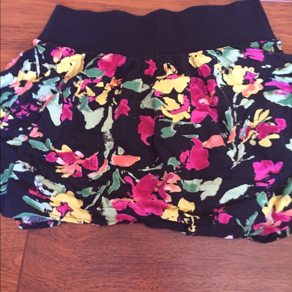 Short floral skirt