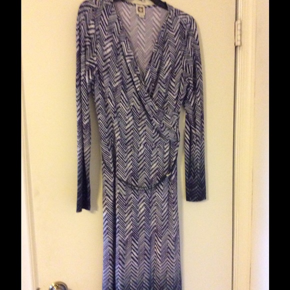 Blue jersey dress. - Picture 2 of 3