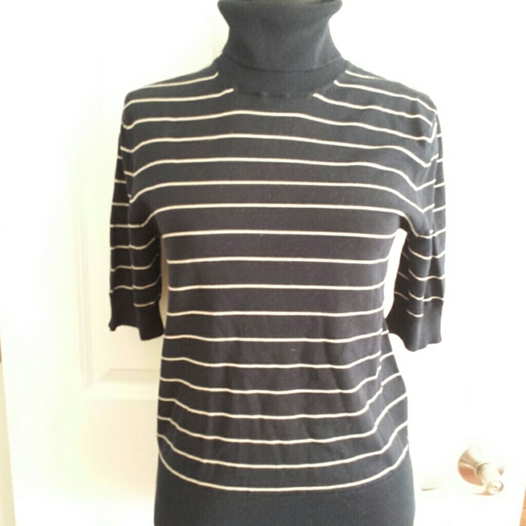 Eddie Bauer half sleeve turtleneck top