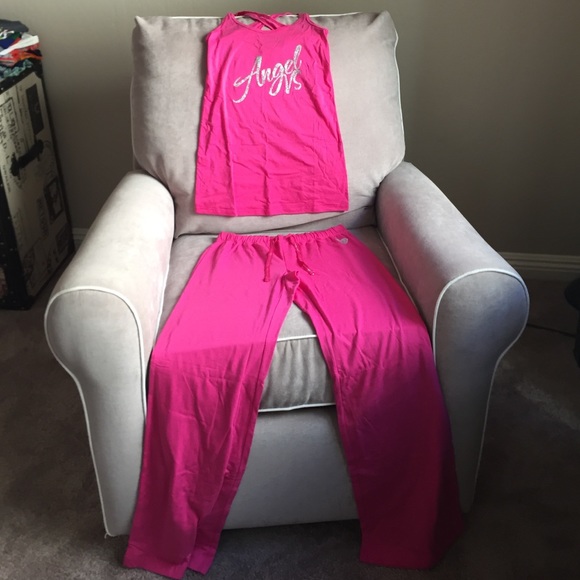 VS sleep outfit