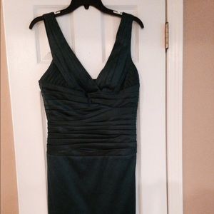 Dark green V-neck formal dress💕💕