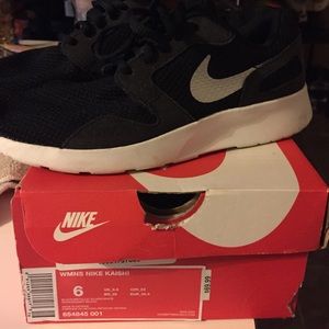 Woman's Nike Kaishi running shoes