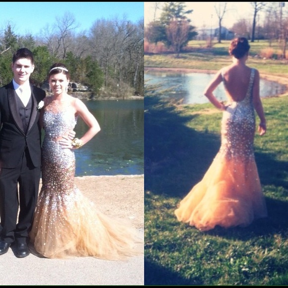 My junior year prom dress!! Only worn once!