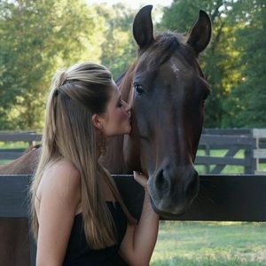 Meet your Posher, Avery