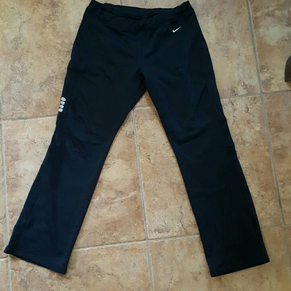Nike fit dry pants size medium