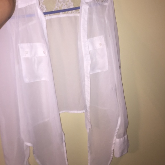 A cute white top.