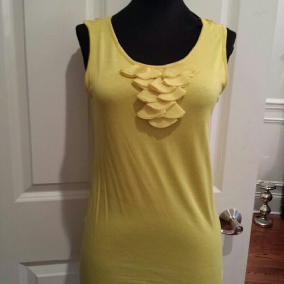 Yellow short sleeve top