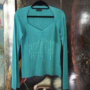 V neck tissue 70 %silk and 20% cotton sweater.