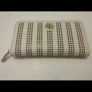 TB Robinson Perf Zip Continental Wallet