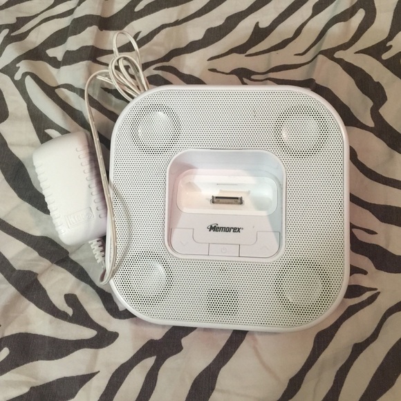 Memorex iPod charger/speakers