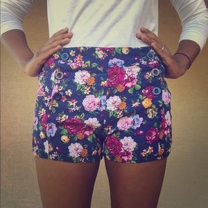 Mid rise floral sailor shorts