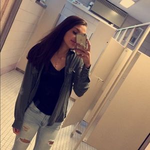 Meet your Posher, Hailey