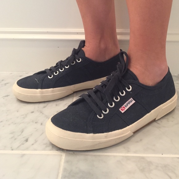 Superga Classic Lace-Up Tennis Shoes (Navy)