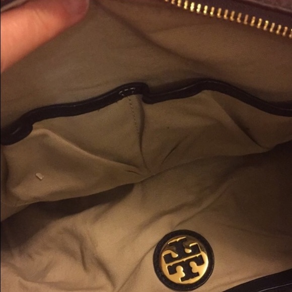 SOLD!!!! Authentic Tory Burch Amanda Hobo bag - Picture 4 of 4