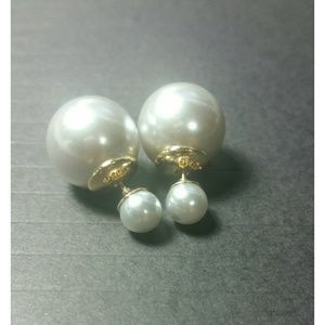 Mise en Dior design double pearl earrings