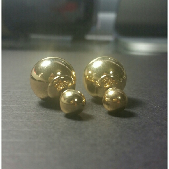 Mise en Dior design double pearl earrings