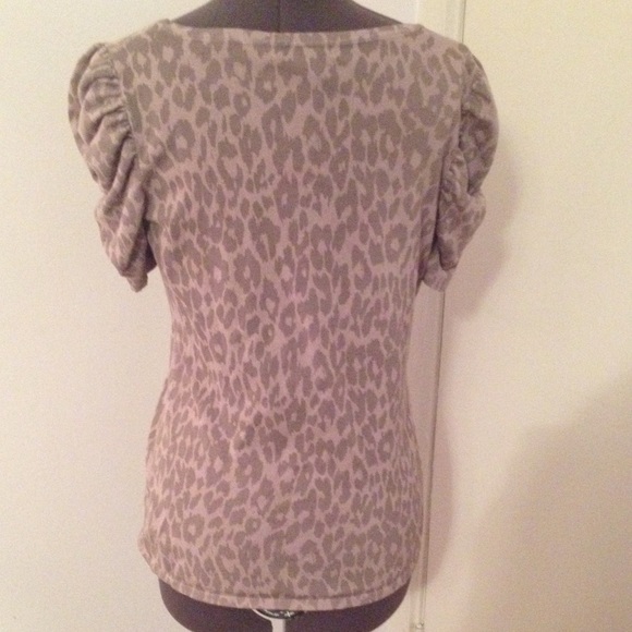 Tan Leopard Print Ruffle Sleeved Tee - Picture 2 of 3