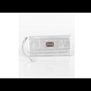 additional Kenneth Cole Photos.