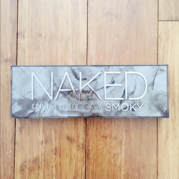💄 Urban Decay Naked Smoky Palette