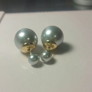 Mise en Dior design double pearl earrings