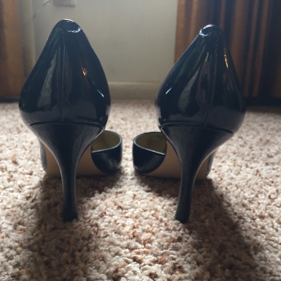NWOT Anne Klein Navy Patent Leather Heels - Picture 3 of 4