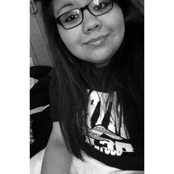 Meet your Posher, Alyssa - Picture 1 of 1