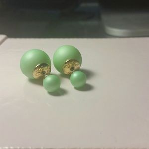 Mise en Dior design double pearl earrings